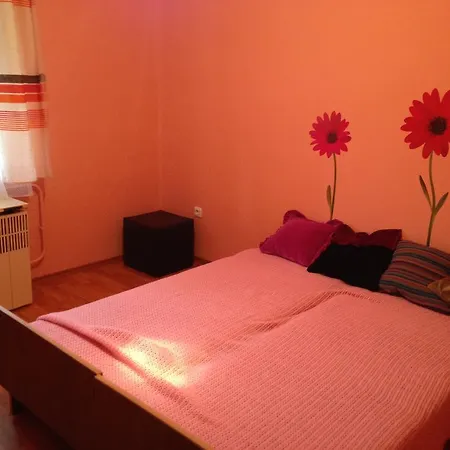 Apartalatt Vendeghaz بيت ضيافة